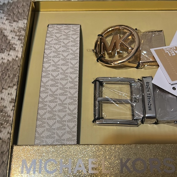 Michael Kors belt set - Picture 3 of 5